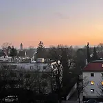 City Apartment - Laim - Mountain View